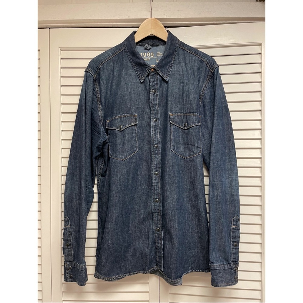 Blue denim jean shirt large by Gap